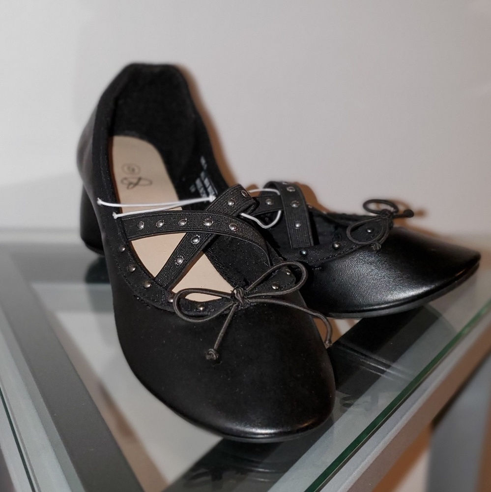 *NWOT* Black Ballerina Flats